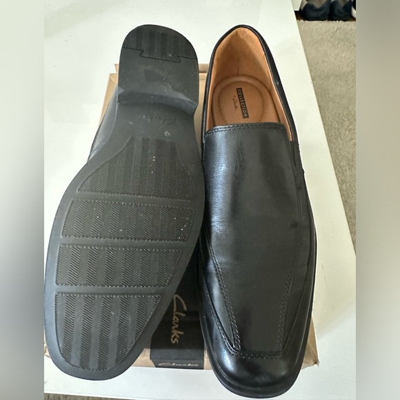 Clarks Men's Tilden Free Loafer Size 11M, Black only worn once. - Picture 5 of 6
